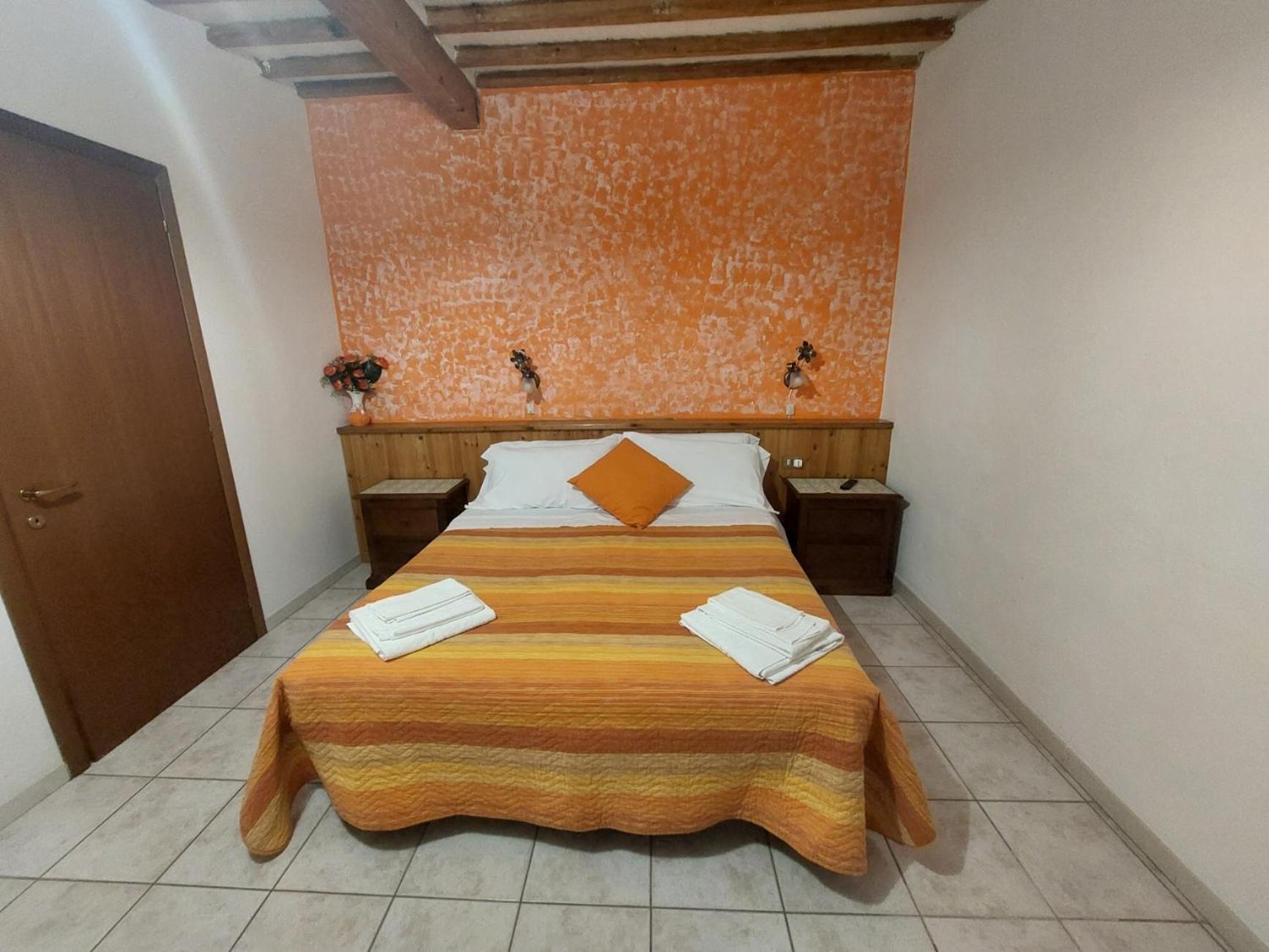 La Convenienza Bed & Breakfast Uliveto Terme Exterior photo